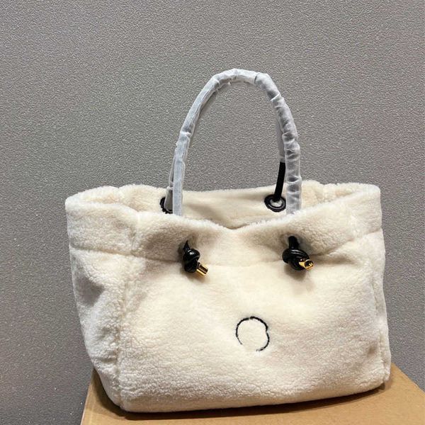la designer tote luxurys handbags women tote bags designer handbags winter berber fleece underarm bag crossbody shopping handbags 221029
la designer tote luxurys handbags women tote bags designer handbags winter berber fleece underarm bag crossbody shopping handbags 221029