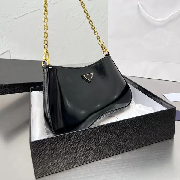 ladies shoulder bag fashion all-match patent leather armpit bag saddle style metal chain shopping street shooting must-have items xb50026, Black;red
ladies shoulder bag fashion all-match patent leather armpit bag saddle style metal chain shopping street shooting must-have items xb50026, Black;red