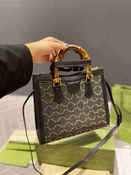 designer luxury women the tote bag fashion versatile handbags shoulder crossbody bags purse telfars totes large capacity saddle wallets 5a 3
designer luxury women the tote bag fashion versatile handbags shoulder crossbody bags purse telfars totes large capacity saddle wallets 5a 3