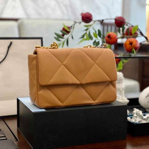 cc bag wallets 2022ss brown 19 series classic flap quilted lambskin bags gold metal hardware chain handle totes large capacity outdoor sacoc, Red;black
cc bag wallets 2022ss brown 19 series classic flap quilted lambskin bags gold metal hardware chain handle totes large capacity outdoor sacoc, Red;black