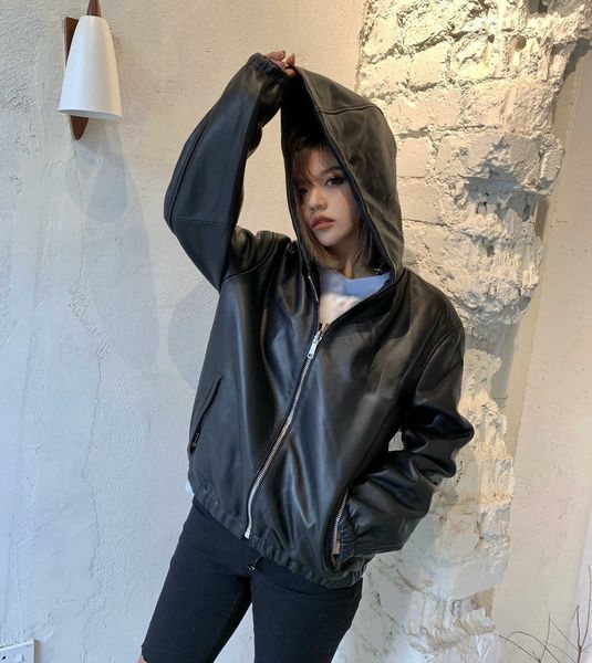 women's leather faux leather 22 autumn and winter new fashionable and handsome triangle women's versatile hooded, Black
women's leather faux leather 22 autumn and winter new fashionable and handsome triangle women's versatile hooded, Black