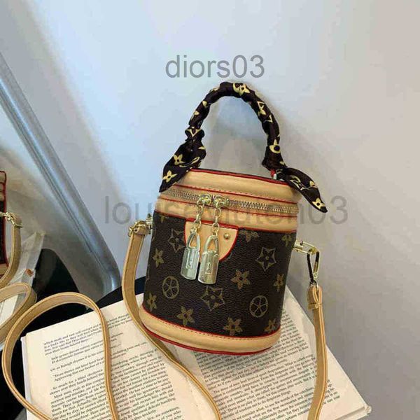designer l vs bag man woman large capacity portable vintage bucket bag new old flower printed versatile simple women's lvp messenger ba
designer l vs bag man woman large capacity portable vintage bucket bag new old flower printed versatile simple women's lvp messenger ba