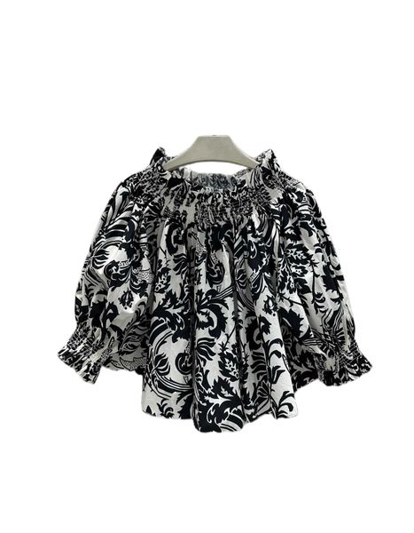autumn and winter temperament new black printing pattern off shoulder blouse, White
autumn and winter temperament new black printing pattern off shoulder blouse, White