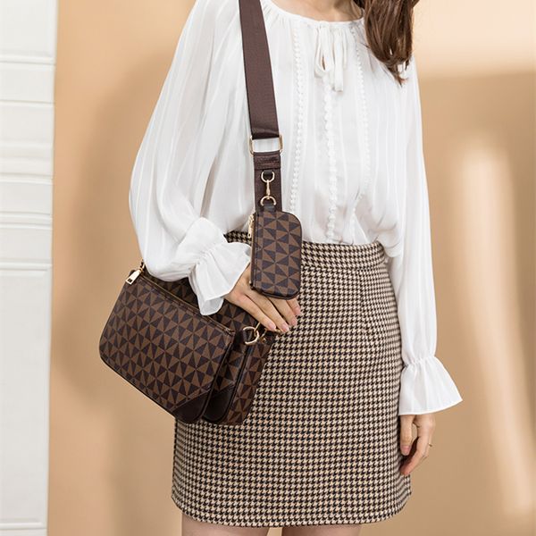 fashion luxury designer men's messenger bags 3 in 1 shoulder bags vintage clutches women handbag
fashion luxury designer men's messenger bags 3 in 1 shoulder bags vintage clutches women handbag