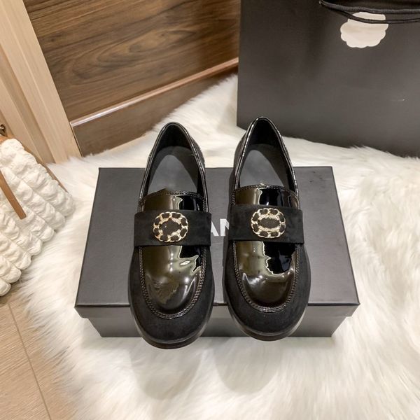 2023 spring c letter womens dress shoes designer women flat casual shoes loafers black leather sneakers outdoor classic patent matte trainer
2023 spring c letter womens dress shoes designer women flat casual shoes loafers black leather sneakers outdoor classic patent matte trainer