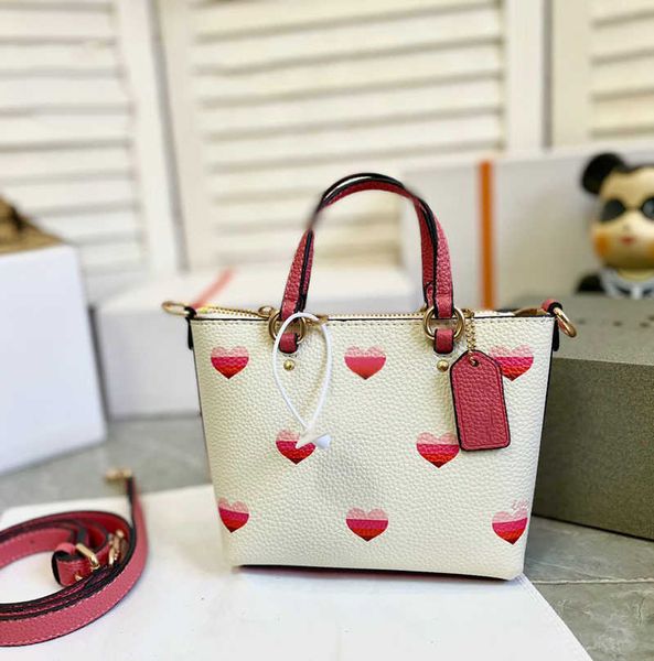 totes retro tote bag shifting dumpling wraps women hardware designer leather handbag zipper crossbody purse 221207
totes retro tote bag shifting dumpling wraps women hardware designer leather handbag zipper crossbody purse 221207
