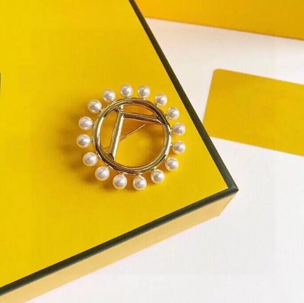 fashion designer 18k gold brooches have stamp luxury jewelry gift brooch pin men women jackets lapel pins with box, Gray
fashion designer 18k gold brooches have stamp luxury jewelry gift brooch pin men women jackets lapel pins with box, Gray