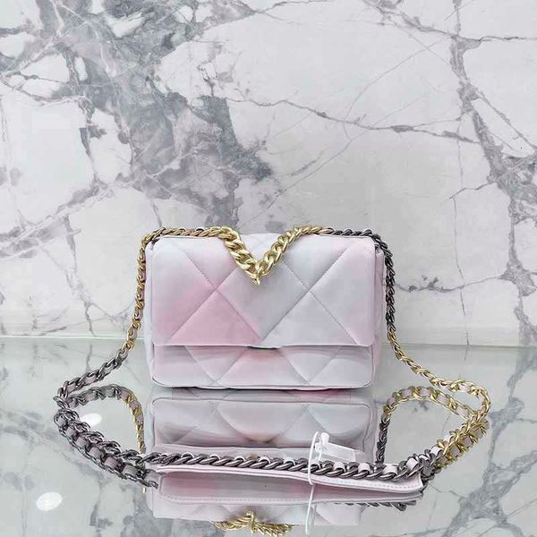 cc bag wallets 25cm tie dye multicolor shoulder two-tone bag lambskin handle classic handbags designers gold-tone metal chain hardware quilt, Red;black
cc bag wallets 25cm tie dye multicolor shoulder two-tone bag lambskin handle classic handbags designers gold-tone metal chain hardware quilt, Red;black