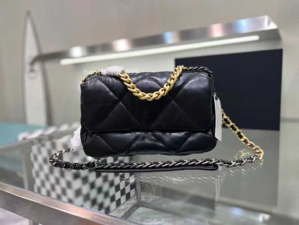 cc bag wallets 9a luxury designer 19 jumbo bags lambskin real leather silver metal turn lock quilted matelasse crossbody shoulder large, Red;black
cc bag wallets 9a luxury designer 19 jumbo bags lambskin real leather silver metal turn lock quilted matelasse crossbody shoulder large, Red;black