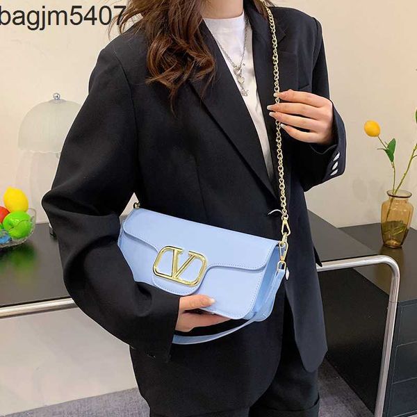 new fashion design bag the shop has a 50% discount step into the female new underarm oblique cross advanced texture flip shoulder
new fashion design bag the shop has a 50% discount step into the female new underarm oblique cross advanced texture flip shoulder