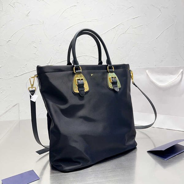 tote bags nylon large bags women designer bag totes handbags simple black purse luxury travel shoulder crossbody wallet 221207
tote bags nylon large bags women designer bag totes handbags simple black purse luxury travel shoulder crossbody wallet 221207