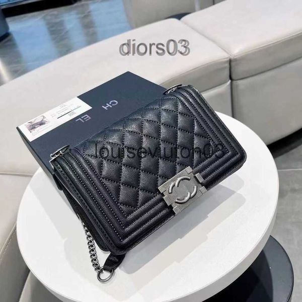 designer channel bag tote shoulder handbag luxurious mens womans lovers spicy mom of the same style for fashion lingge chain leather messeng
designer channel bag tote shoulder handbag luxurious mens womans lovers spicy mom of the same style for fashion lingge chain leather messeng