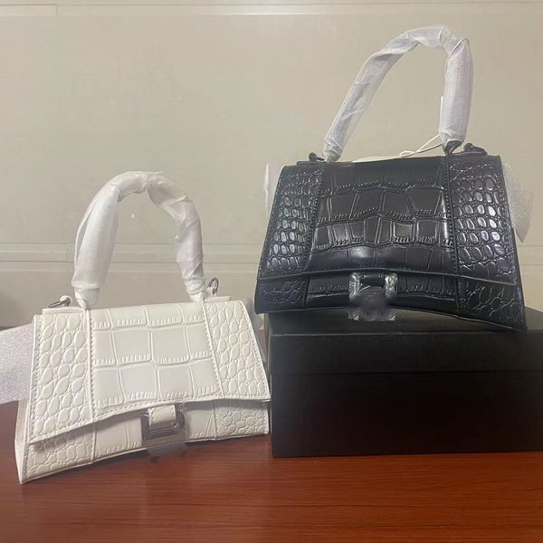 classic designer bag stone tattoo hardware logo vintage design hourglass luxury fashion ladies purse diagonal cross bag
classic designer bag stone tattoo hardware logo vintage design hourglass luxury fashion ladies purse diagonal cross bag