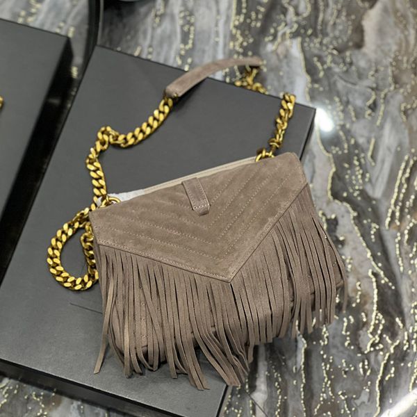 2022 new designer manhattan shoulder bag women's luxury college medium light suede fringed chain the tote bags 24cm
2022 new designer manhattan shoulder bag women's luxury college medium light suede fringed chain the tote bags 24cm