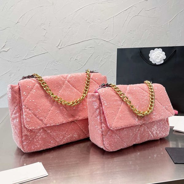 cc bag wallets classic 19 sequins shoulder s handbags quilted matelasse flap handbag totes gold silver metal chain crossbody de, Red;black
cc bag wallets classic 19 sequins shoulder s handbags quilted matelasse flap handbag totes gold silver metal chain crossbody de, Red;black
