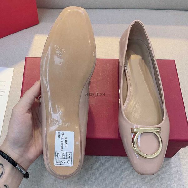 ferragamo flat shoe leather pumps high heels designer patent leather, Black
ferragamo flat shoe leather pumps high heels designer patent leather, Black