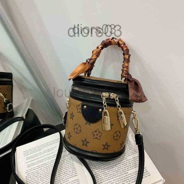 designer l vs bag man woman large capacity portable vintage pu bucket bag new old flower printed simple women's lvp bag l5.5in w5.5in h
designer l vs bag man woman large capacity portable vintage pu bucket bag new old flower printed simple women's lvp bag l5.5in w5.5in h