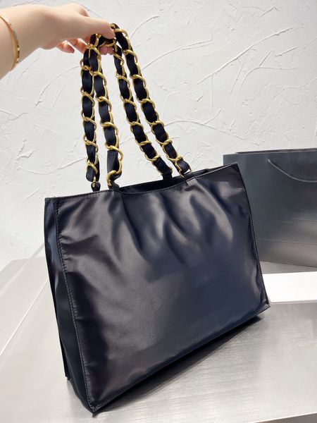 luxury large capacity female designers beach bag handle handbag large cross body totes leather purse
luxury large capacity female designers beach bag handle handbag large cross body totes leather purse