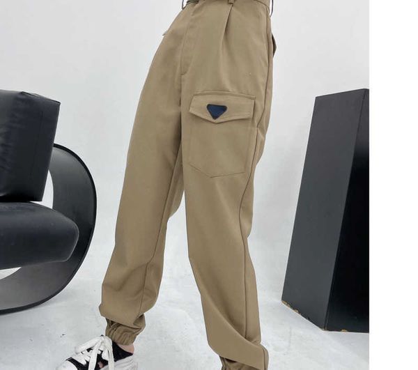women's pants the new classic triangle leather label of 22 in early autumn is casual and versatile, Black;white
women's pants the new classic triangle leather label of 22 in early autumn is casual and versatile, Black;white