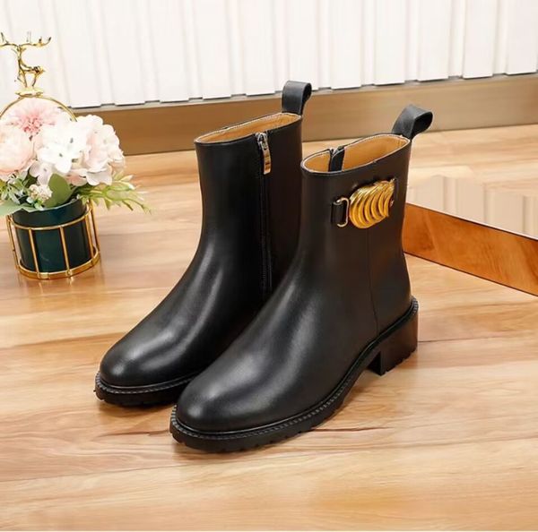 women's designer low heel boots fashion metal chain leather zipper shoes luxury catwalk party martin boots size 35-41, Black
women's designer low heel boots fashion metal chain leather zipper shoes luxury catwalk party martin boots size 35-41, Black