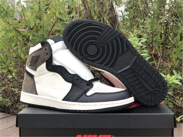 2023 authentic 1 high og dark mocha shoes sail black genuine leather men women outdoor sports sneakers with original box 555088-105 size us4
2023 authentic 1 high og dark mocha shoes sail black genuine leather men women outdoor sports sneakers with original box 555088-105 size us4