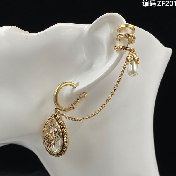 1 piece ear cuff hiphop punk pearl earring ear studs skull skeleton head crystal diamonds earbone clip earrings women's man's hall, Silver
1 piece ear cuff hiphop punk pearl earring ear studs skull skeleton head crystal diamonds earbone clip earrings women's man's hall, Silver