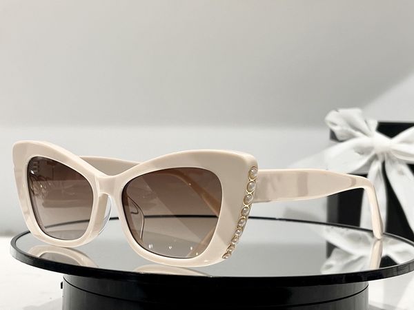 new fashion sunglasses pearl cat eye frame unique design style avant-garde and trend uv400 protection glasses with box9021, White;black
new fashion sunglasses pearl cat eye frame unique design style avant-garde and trend uv400 protection glasses with box9021, White;black
