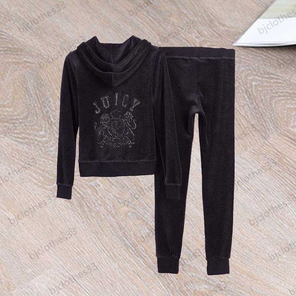 juicy tracksuit womens two piece pants back classic letter logo embroidery hooded long sleeved elastic waist loose pant fashion sports styl, White
juicy tracksuit womens two piece pants back classic letter logo embroidery hooded long sleeved elastic waist loose pant fashion sports styl, White
