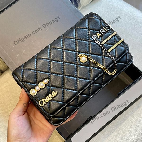 22a small flap vintage coin purses with chain real leather black badge pearl letter quilted handbags designer wallets card holders portable, Red;black
22a small flap vintage coin purses with chain real leather black badge pearl letter quilted handbags designer wallets card holders portable, Red;black