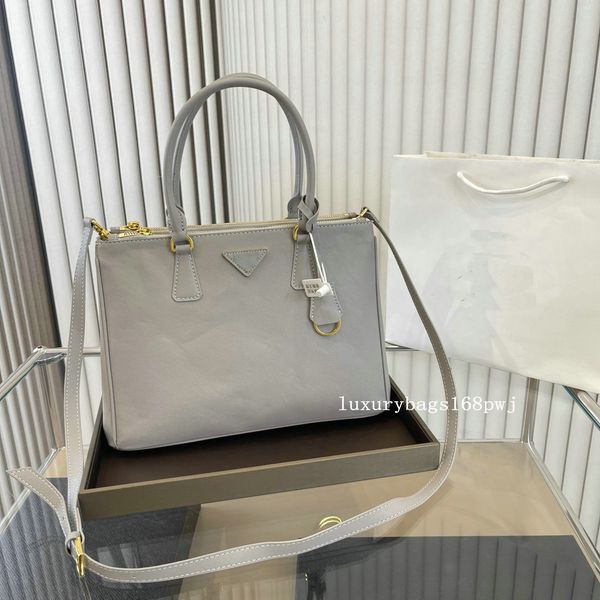 designer bags the tote bag handbags crossbody bag black leather luxury handbag large capacity shopping messenger
designer bags the tote bag handbags crossbody bag black leather luxury handbag large capacity shopping messenger