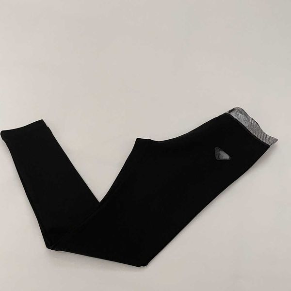 women's pants capris autumn and winter new drilling metal triangle fashion versatile stretch slim leggings, Black;white
women's pants capris autumn and winter new drilling metal triangle fashion versatile stretch slim leggings, Black;white