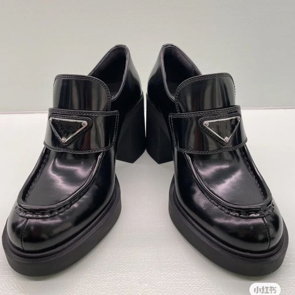 2023 fashion dress shoes lady women patent black loafer casual party wedding boot chunky high heel platform shoe business formal loafers soc
2023 fashion dress shoes lady women patent black loafer casual party wedding boot chunky high heel platform shoe business formal loafers soc
