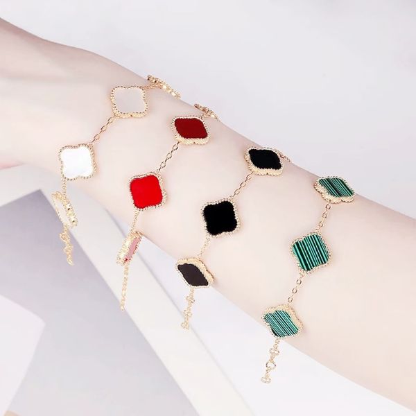 deluxe clover bracelet fashion gold bracelet color shell 18k girls valentines day christmas gift 316l titanium jewelry factory, Black
deluxe clover bracelet fashion gold bracelet color shell 18k girls valentines day christmas gift 316l titanium jewelry factory, Black