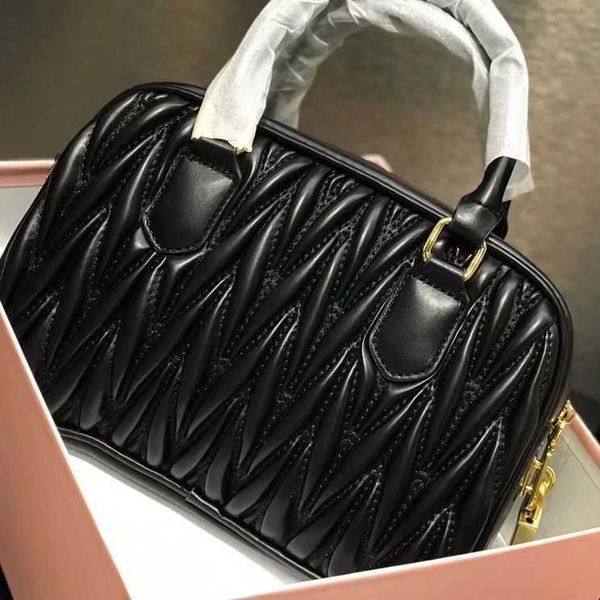 bag miu designer mimius miu cloud little sheepskin pleated pillow underarm one shoulder crossbody handbag female classic mu hairy bags gw16
bag miu designer mimius miu cloud little sheepskin pleated pillow underarm one shoulder crossbody handbag female classic mu hairy bags gw16