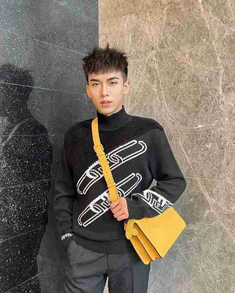 men's sweaters designer this fall and winter the new f-decorated chain round neck pullover sweater is black lamb for men women gebu, White;black
men's sweaters designer this fall and winter the new f-decorated chain round neck pullover sweater is black lamb for men women gebu, White;black