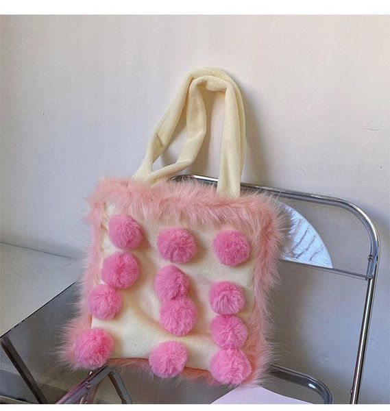 women's new winter designer tote bags for women luxury niche design sacs contrast soft fur girl shoulder bag
women's new winter designer tote bags for women luxury niche design sacs contrast soft fur girl shoulder bag