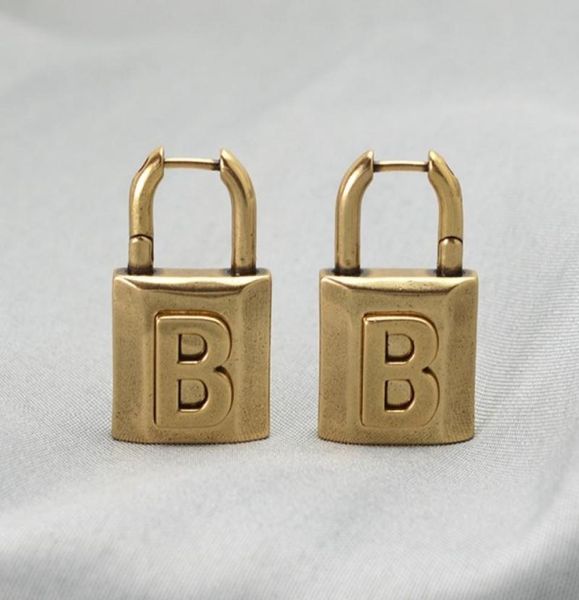 stud retro letter b lock earrings highquality brass material to create personality exaggerated highend metal9489429, Golden;silver
stud retro letter b lock earrings highquality brass material to create personality exaggerated highend metal9489429, Golden;silver