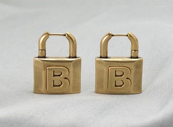 stud retro letter b lock earrings highquality brass material to create personality exaggerated highend metal2756826, Golden;silver
stud retro letter b lock earrings highquality brass material to create personality exaggerated highend metal2756826, Golden;silver