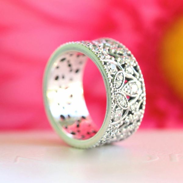 925 sterling silver shimmering leaves band ring fit pandora jewelry engagement wedding lovers fashion ring for women
925 sterling silver shimmering leaves band ring fit pandora jewelry engagement wedding lovers fashion ring for women