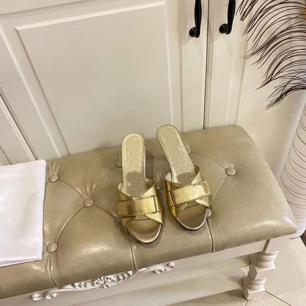 midsole slippers in summer 2022 fashion outdoor leather sandals korean sand shopping party slippers standard size 35-43, Black
midsole slippers in summer 2022 fashion outdoor leather sandals korean sand shopping party slippers standard size 35-43, Black