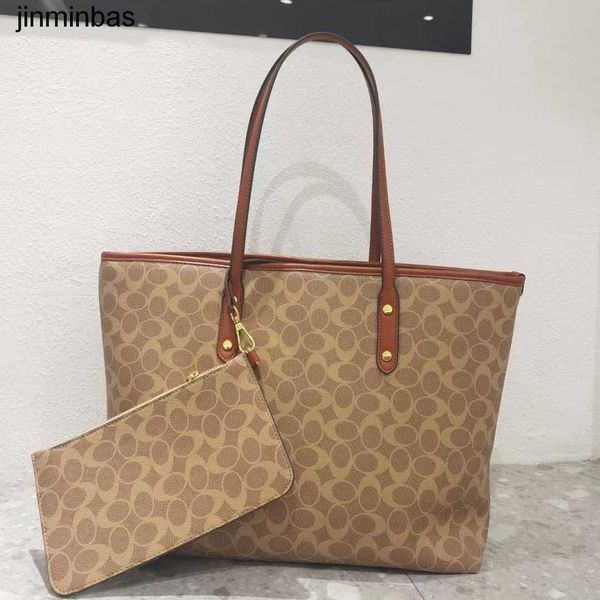 50% discount in stores 2023 fashion bag bag french high women's tote autumn and winter new high-capacity armpit
50% discount in stores 2023 fashion bag bag french high women's tote autumn and winter new high-capacity armpit