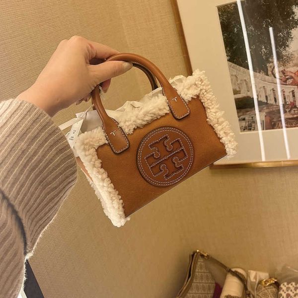 designer luxury women bag tory handbag tb fashion inclined shoulder bags versatile purses tories burchs totes large capacity saddle coal wal
designer luxury women bag tory handbag tb fashion inclined shoulder bags versatile purses tories burchs totes large capacity saddle coal wal