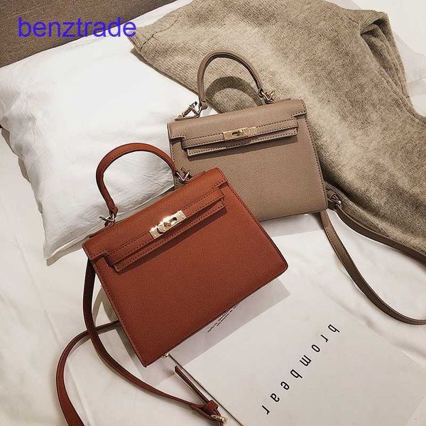 designer herme kely bags for women price milefield bag women 2022 new fashion trend korean simple women's bag handheld one shoulde
designer herme kely bags for women price milefield bag women 2022 new fashion trend korean simple women's bag handheld one shoulde