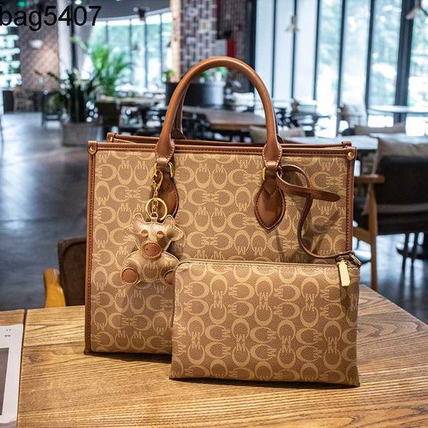 women's bags are 50% off at the shop guangzhou bag autumn and winter new tote fashion one shoulder handheld old flower popular
women's bags are 50% off at the shop guangzhou bag autumn and winter new tote fashion one shoulder handheld old flower popular