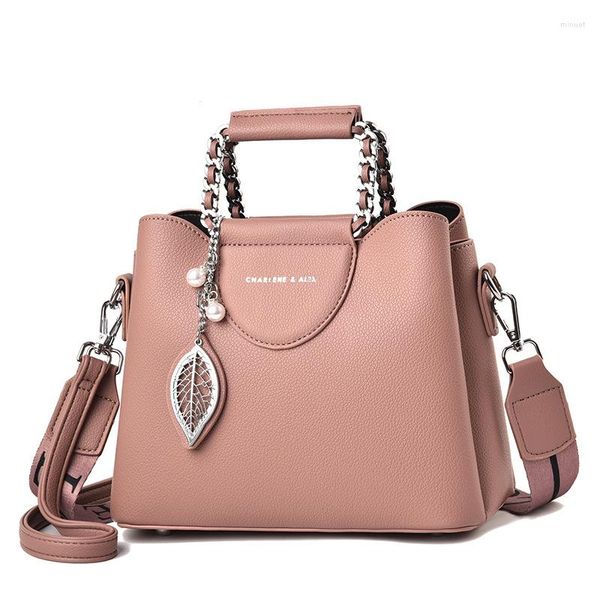 shoulder bags selling quality all-match women's bag summer fashion simple feminine temperament messenger handbag
shoulder bags selling quality all-match women's bag summer fashion simple feminine temperament messenger handbag