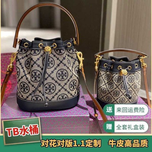 designer luxury women bag tory handbag tb fashion inclined shoulder bags versatile purses tories burchs totes large capacity saddle coal wal 
designer luxury women bag tory handbag tb fashion inclined shoulder bags versatile purses tories burchs totes large capacity saddle coal wal