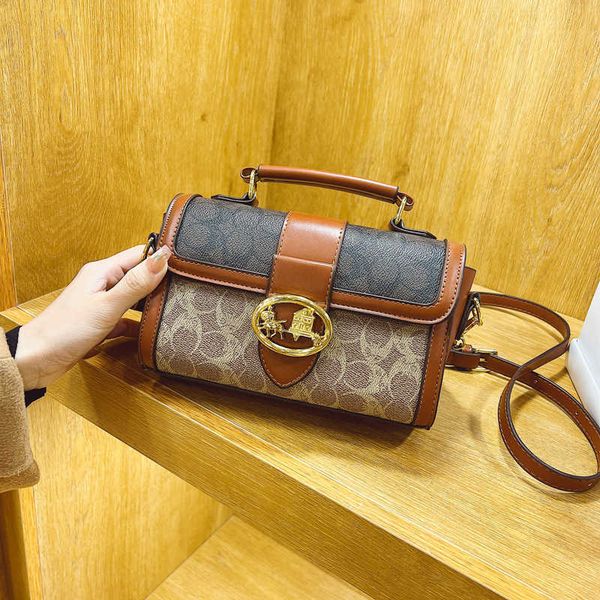 2023 trendy brand fashion a woman's bag old flower carriage bag new versatile fashion handheld shoulder live women's
2023 trendy brand fashion a woman's bag old flower carriage bag new versatile fashion handheld shoulder live women's