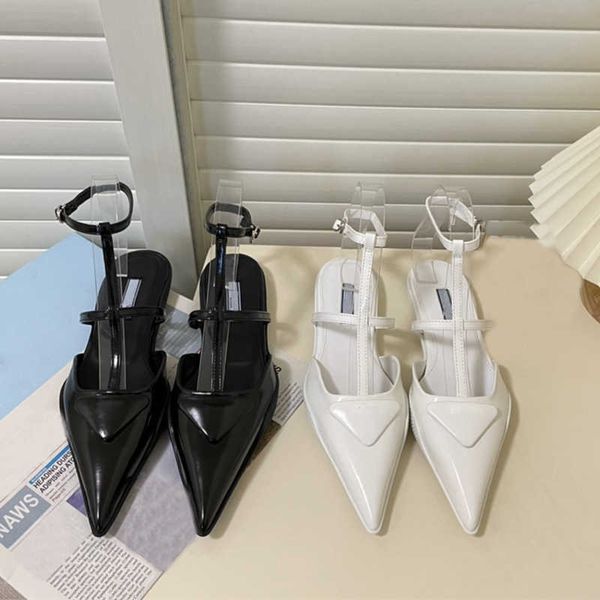 2022 new baotou straight buckle back air triangle french flat shoes roman pointed sandals female summer 1209, Black
2022 new baotou straight buckle back air triangle french flat shoes roman pointed sandals female summer 1209, Black