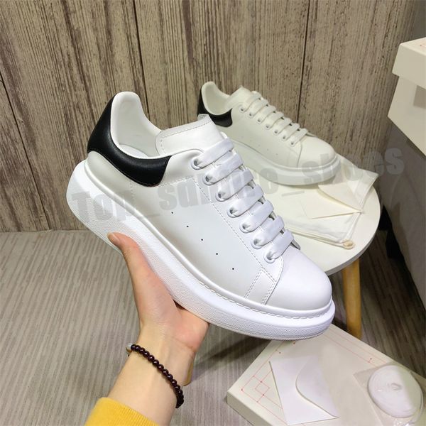 designer woman shoe leather lace up men fashion platform oversized sneakers white black mens womens luxury velvet suede casual
designer woman shoe leather lace up men fashion platform oversized sneakers white black mens womens luxury velvet suede casual