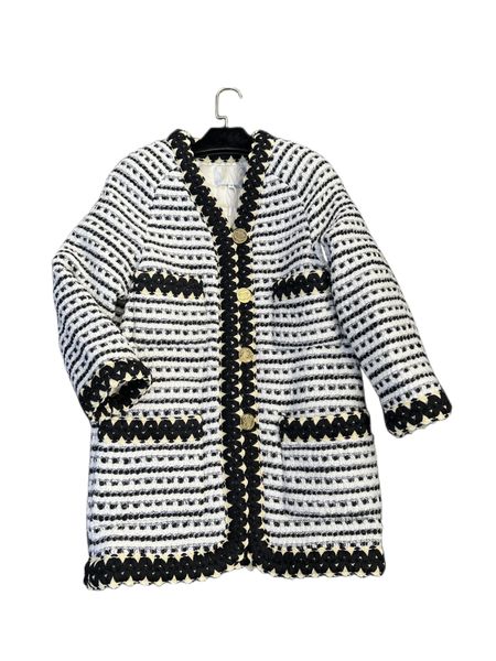 women's outerwear & coatsthe fashionable black and white bathrobe element of woolen fabric is slightly exquisite
women's outerwear & coatsthe fashionable black and white bathrobe element of woolen fabric is slightly exquisite